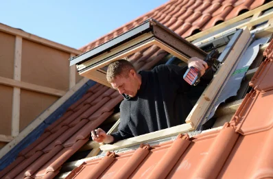 Pose de fenêtres de toit Velux à Crespin